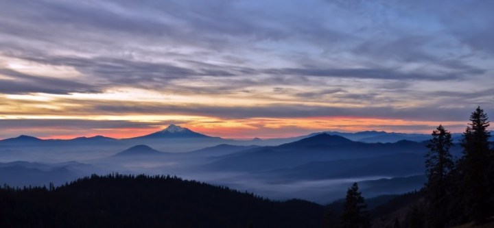 11O_7675shasta-sunrise-800x371